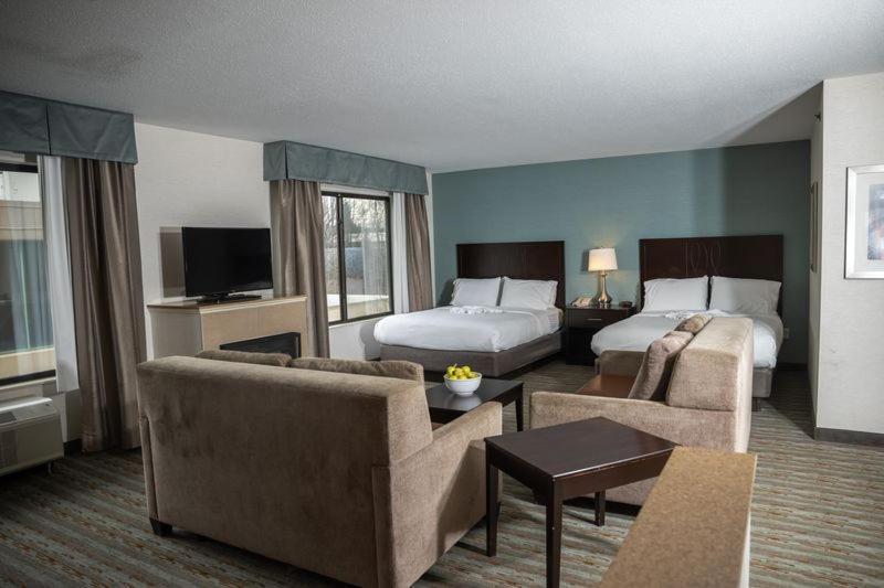 Wyndham Garden Erie Hotel Kearsarge Exterior photo